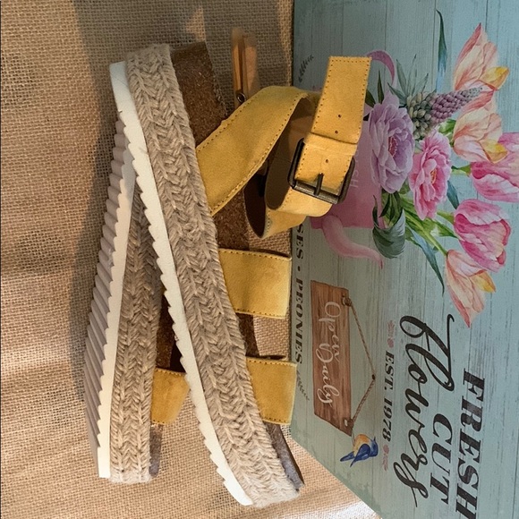 Universal Thread Wedge Sandals size 8-1/2 - Picture 5 of 6